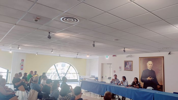 pagani dimensionamento scolastico il comune corre ai ripari