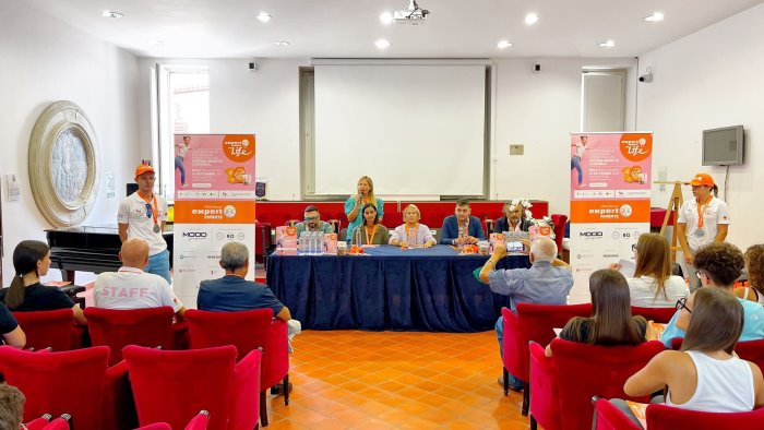 nola in marcia per l ospedale pediatrico santobono pausilipon di napoli