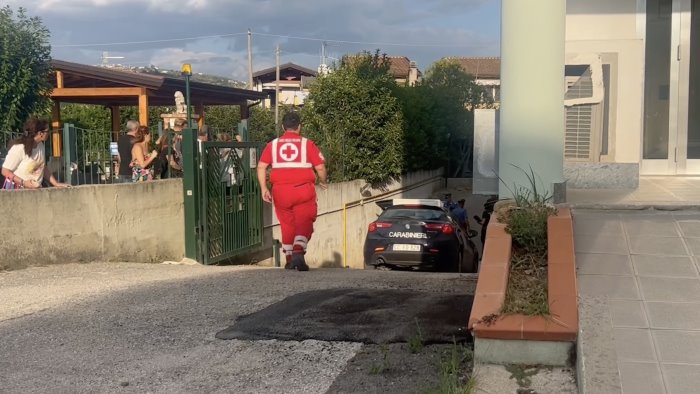 travolto dall auto senza freno a mano muore ex militare dell esercito