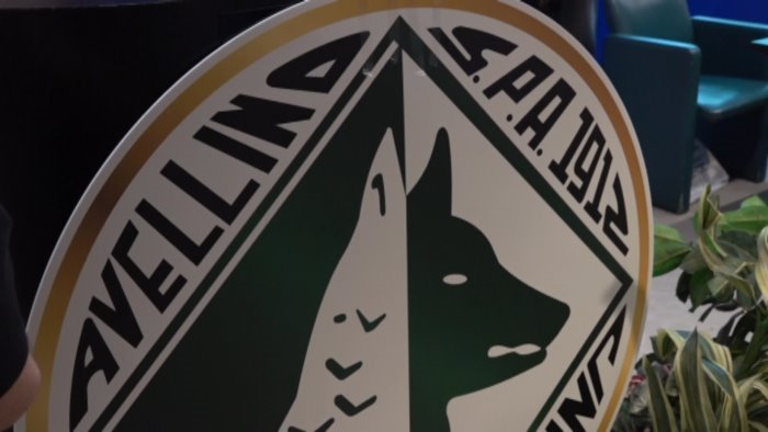 calciomercato avellino dilemma uscite per i lupi