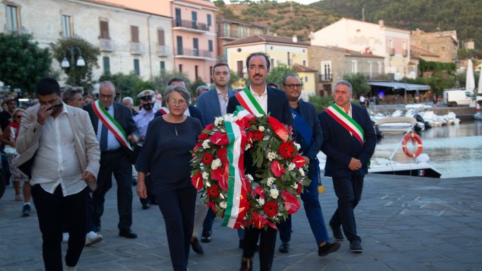 angelo e qui sempre venerdi 5 ad acciaroli la commemorazione per vassallo