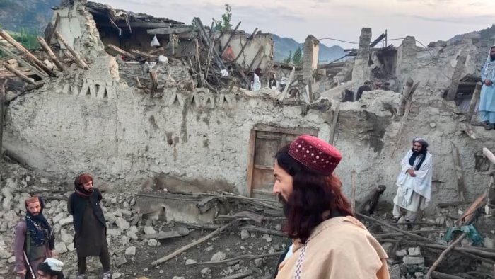 terremoto in afghanistan tragedia nella notte 800 vittime e quasi 3 000 feriti