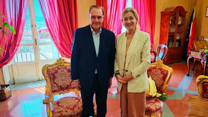 il sindaco mastella ha incontrato la direttrice generale asl spinosa