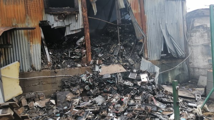 napoli incendio via imparato livelli diossine superiori