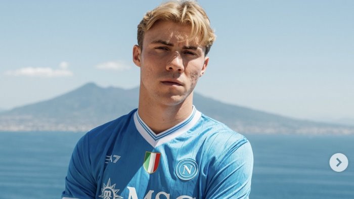 l annuncio ufficiale di hojlund chiude il mercato del napoli