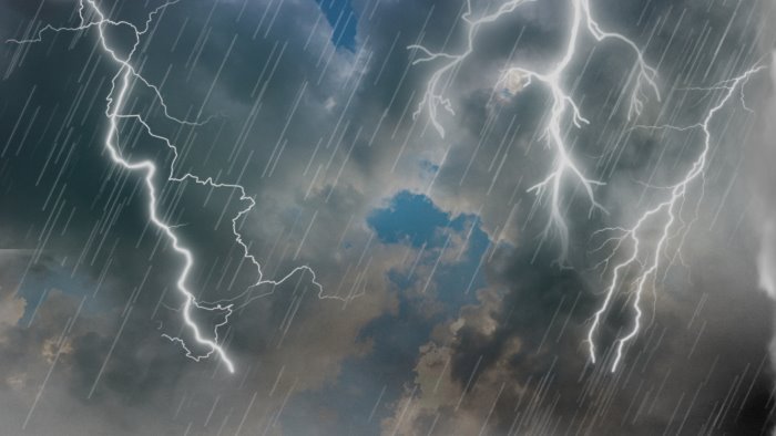 temporali allerta meteo prorogata fino a domani