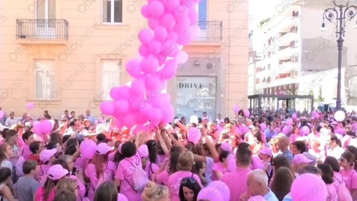 camminata rosa monumenti illuminati e villaggio della salute ad avellino
