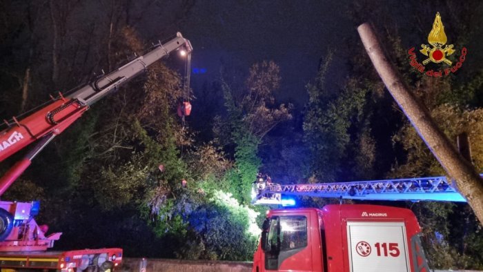 notte di tempesta in cilento il maltempo crea non pochi danni