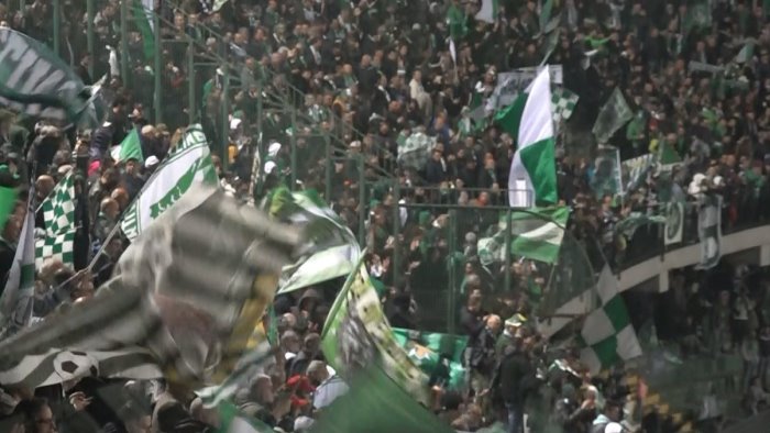 avellino monza divieto di vendita di alcolici e di bevande in vetro e lattina