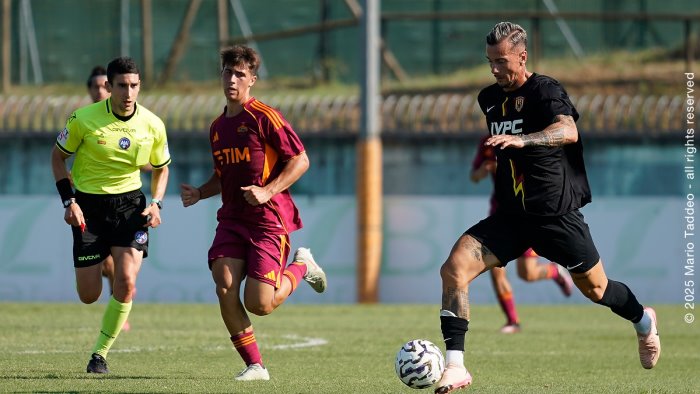 benevento a siracusa con manconi nel trio d attacco