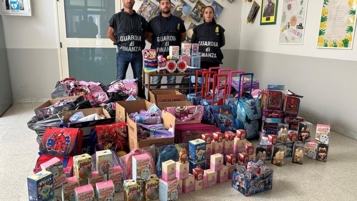 montella maxi sequestro di articoli disney falsi e di scarsa qualita