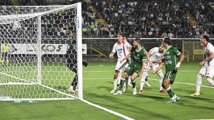 avellino il primo graffio quanti segnali dal 2 1 sul monza