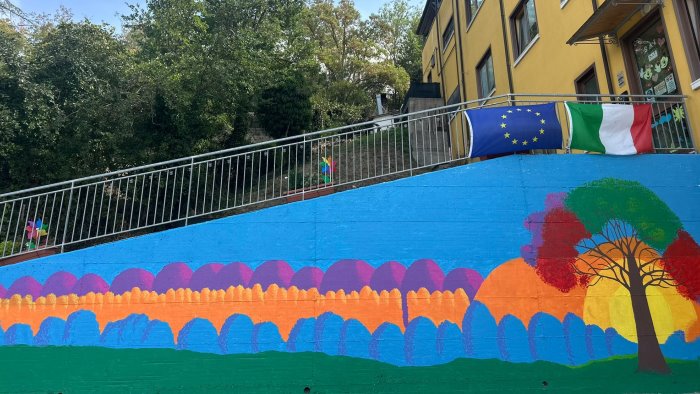 l albero della vita il murales di zungoli e la lezione dell accoglienza
