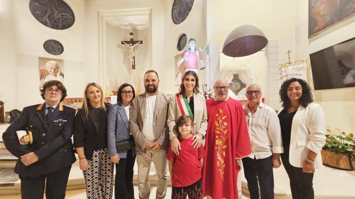 baronissi in festa svelata la statua di san carlo acutis