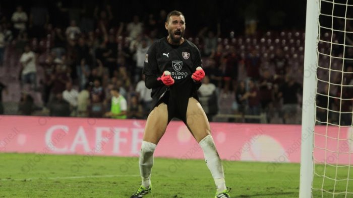 salernitana sorrento 2 1 donnarumma il rigore lo ha parato lo stadio