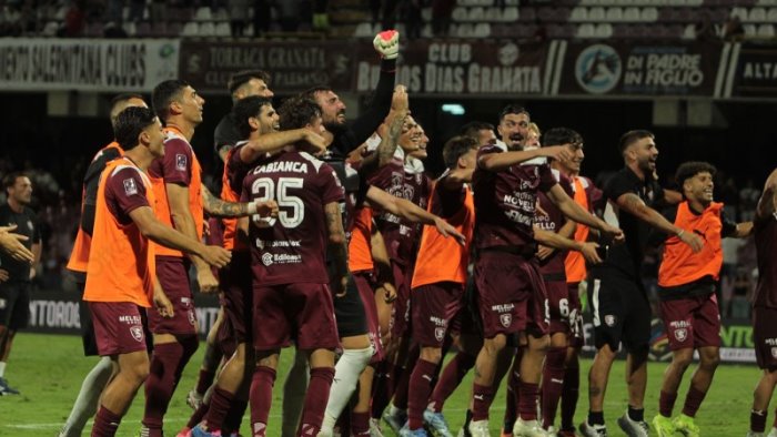 salernitana rimonta ed emozioni la medicina migliore per l ambiente