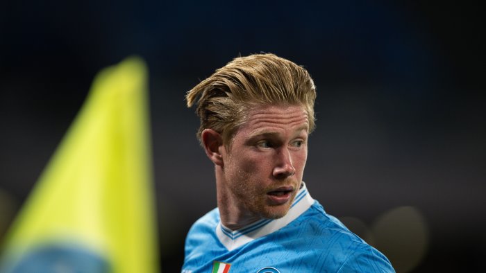 il napoli prepara il grande ritorno in europa con de bruyne in rampa di lancio