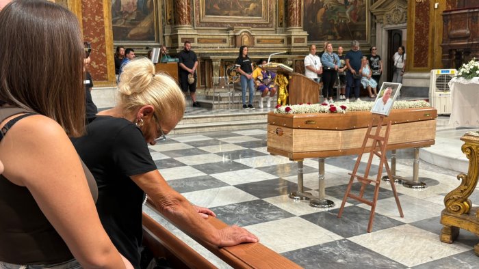 addio a ciro rapuano ucciso con 100 coltellate dalla moglie avrai giustizia