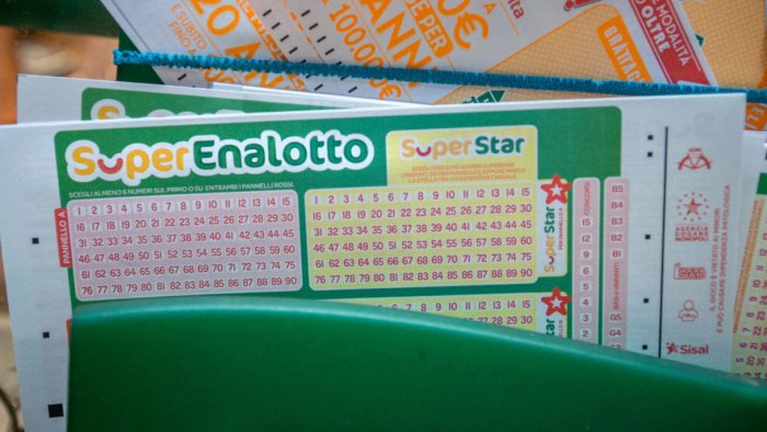 superenalotto la fortuna bacia ariano irpino vinti oltre 27mila euro