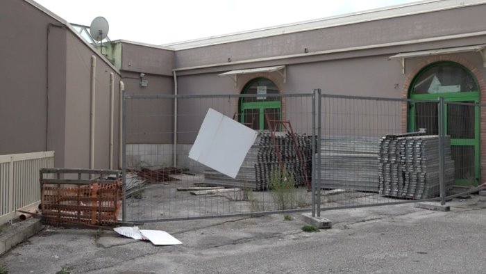 lavori alla mensa dei poveri chiude il dormitorio clochard senza un tetto