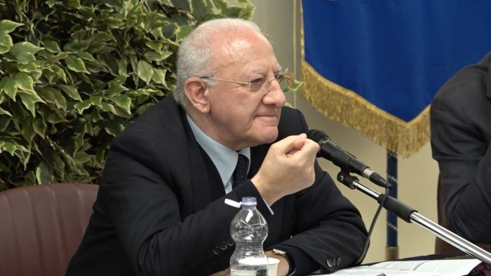 de luca finora solo chiacchiere al vento i cittadini non decidono