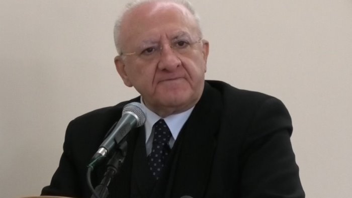 de luca sto aspettando di capire il centrodestra chi candida