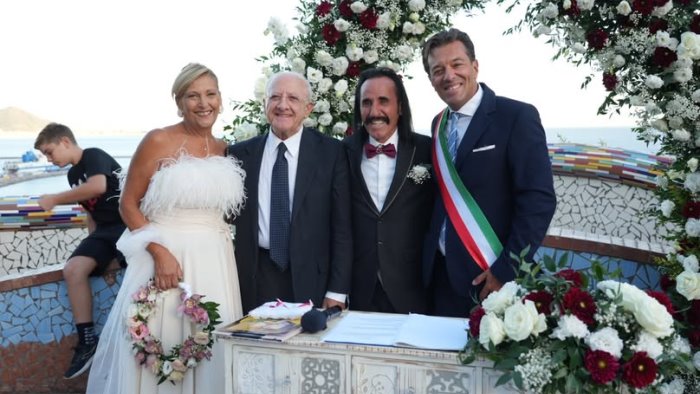 ultras salernitana raffaele il vichingo convola a nozze con la sua rosa