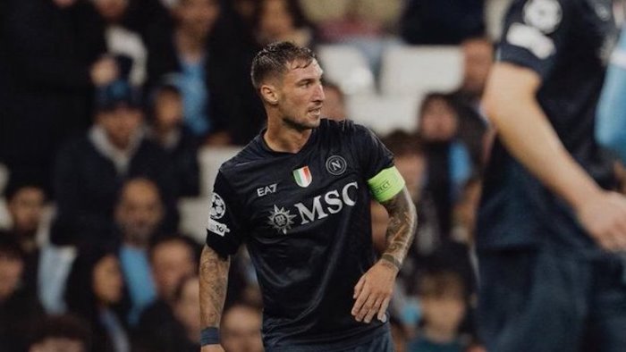 napoli penalizzato dall espulsione azzurri sconfitti dal city in champions