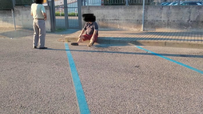 poliambulatorio di eboli cgil chiesta al comune una panchina con pensilina