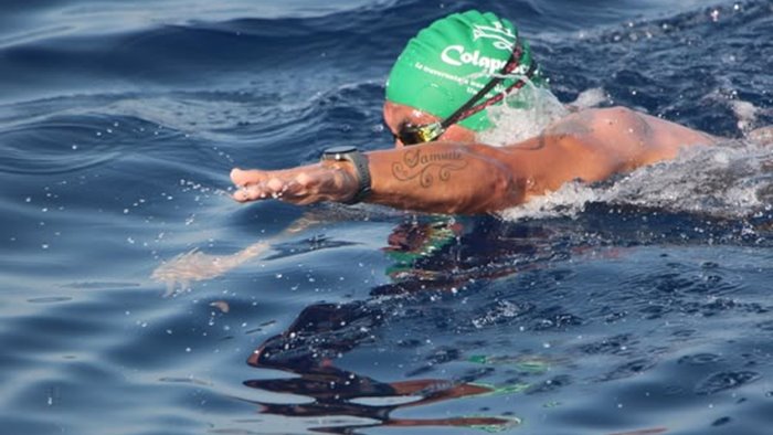 traversata dello stretto di messina la grinta dell arianese silvio grasso