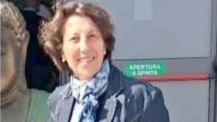 scuolabus si ribalta educatrice di angri mette in salvo i bambini