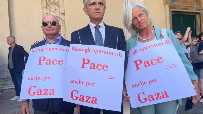 nel giorno di san matteo solidarieta a gaza nel duomo di salerno