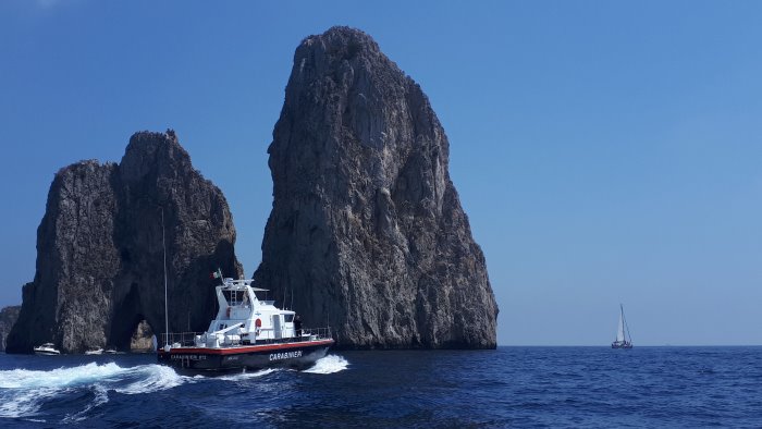 turista scomparsa a barca alla deriva carabinieri in azione a capri