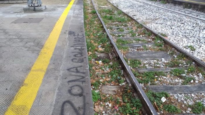 guasto ad un passaggio a livello disagi sulla linea mercato s severino salerno