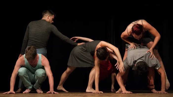 la danza contemporanea conquista l irpinia con ra i d festivals 2025