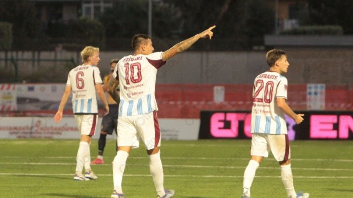 salernitana e san matteo il boato alle spalle della statua al gol di ferrari