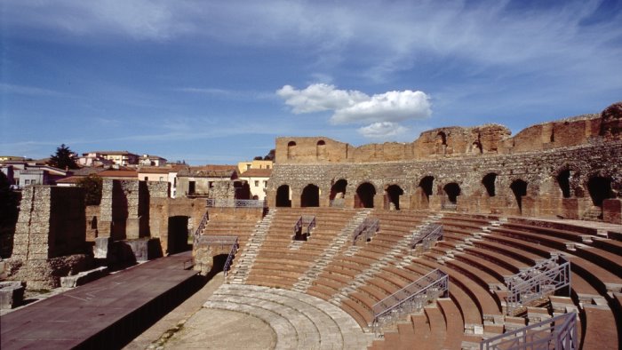 giornate europee del patrimonio apertura serale al teatro romano con eternita