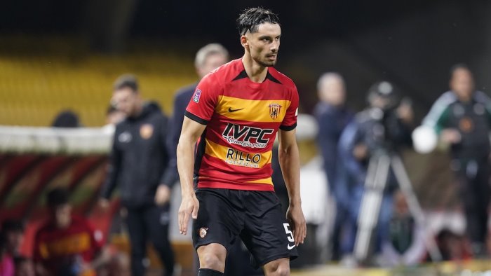 giudice sportivo una sola giornata a veltri che salta il benevento