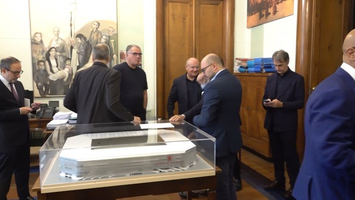 salerno vertice in comune si accelera per candidare l arechi ad euro 2032