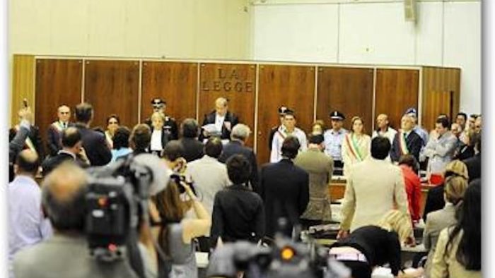 vent anni dopo la sentenza spartacus apre scuola di giornalismo investigativo