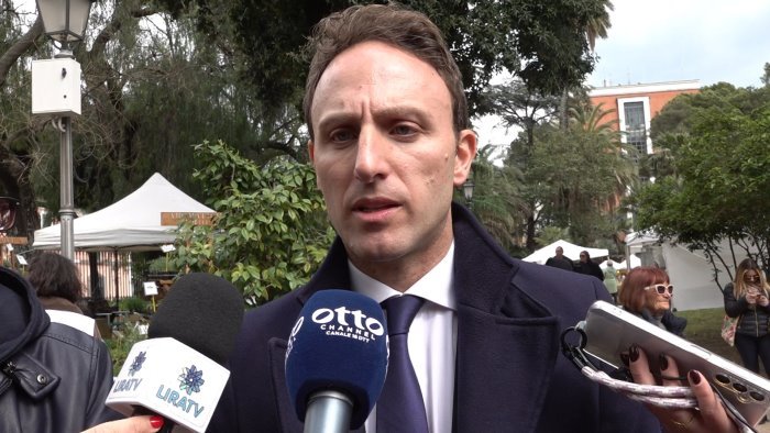 elezioni nuovo segretario pd campania urne aperte da domani