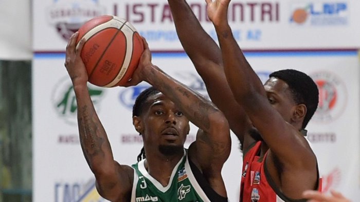 avellino basket esordio vincente a rieti rsr sebastiani ko 60 72