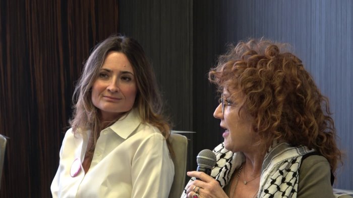 axa italia e una nessuna centomila insieme contro la violenza di genere