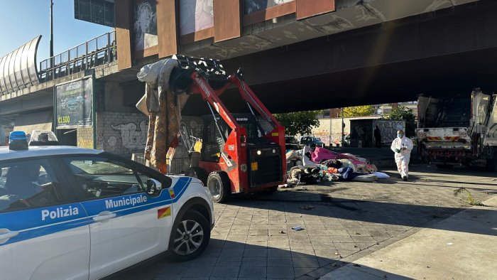 bonifica a capodichino rimosse circa 20 tonnellate di rifiuti