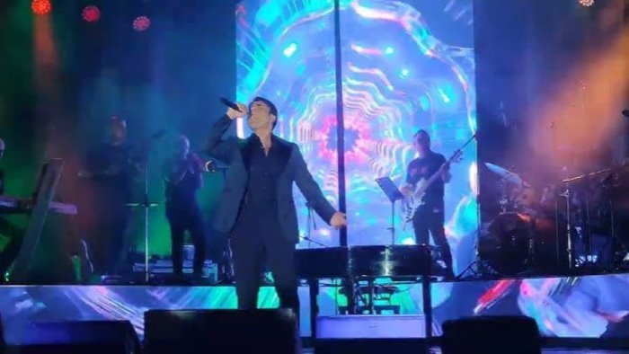 napoli musica live in piazza da gigi d alessio a sal da vinci ingresso gratis