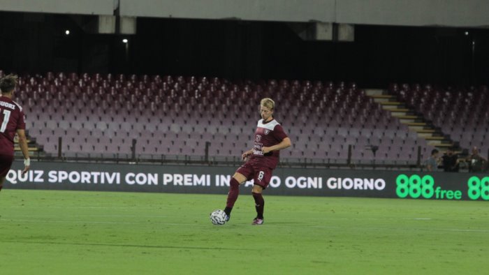 salernitana a casarano rivoluzione obbligata nuovo ruolo per de boer
