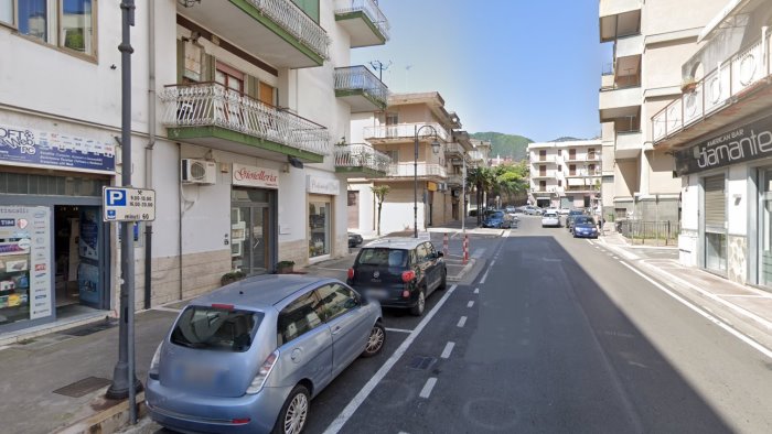 baronissi ladri in azione nella notte colpo in una gioielleria