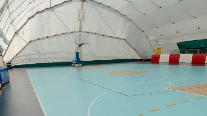 torre del greco riapre la tensostruttura la salle