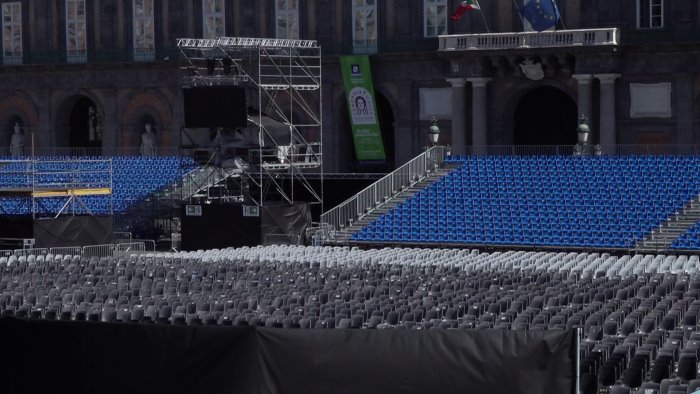 concerti in piazza plebiscito de luca giusta la protesta dei residenti