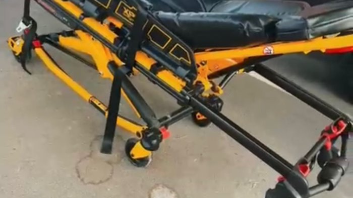 barella elettrica stryker per l associazione la solidarieta di fisciano